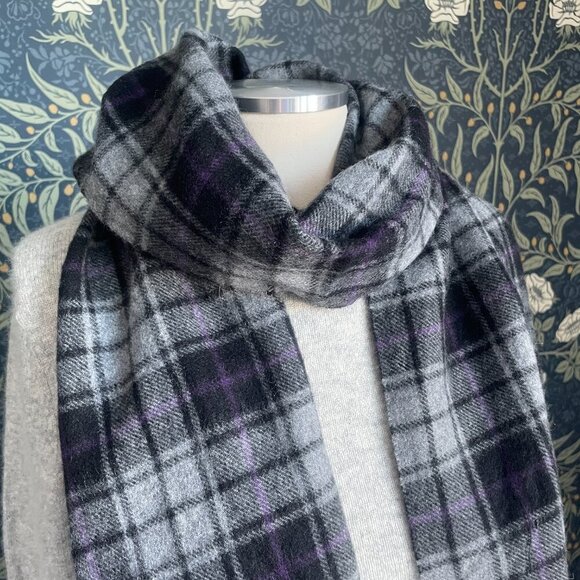 Club Room 100% Cashmere Grey Plaid Scarf - Picture 2 of 6